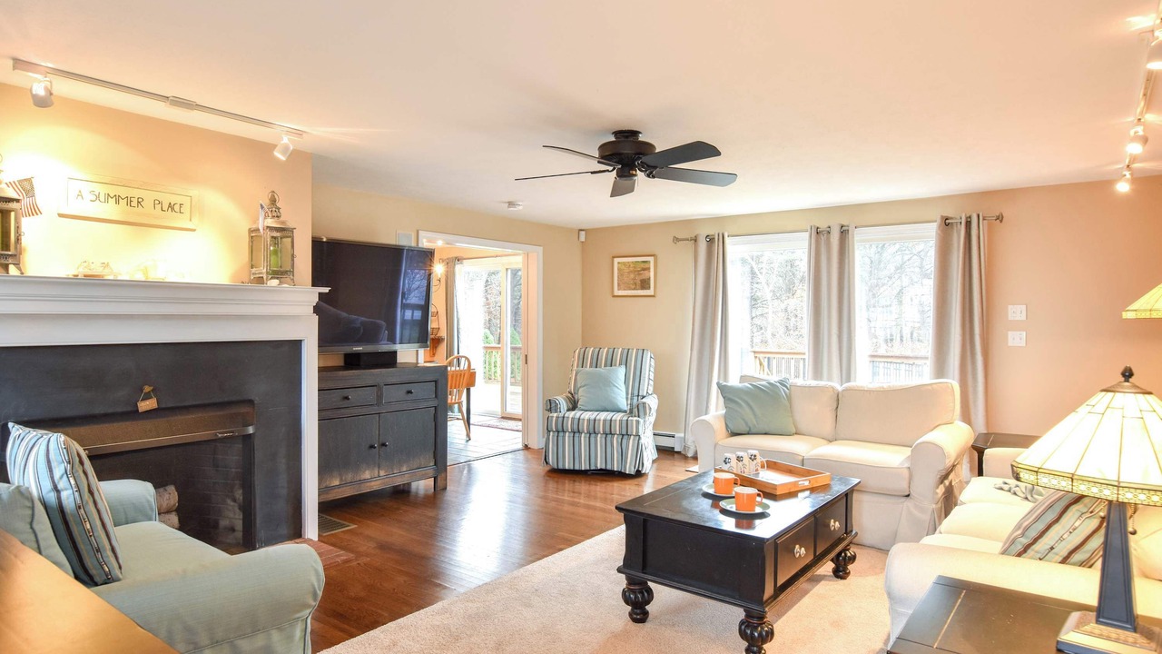 Photo of Livingroom in Eastham