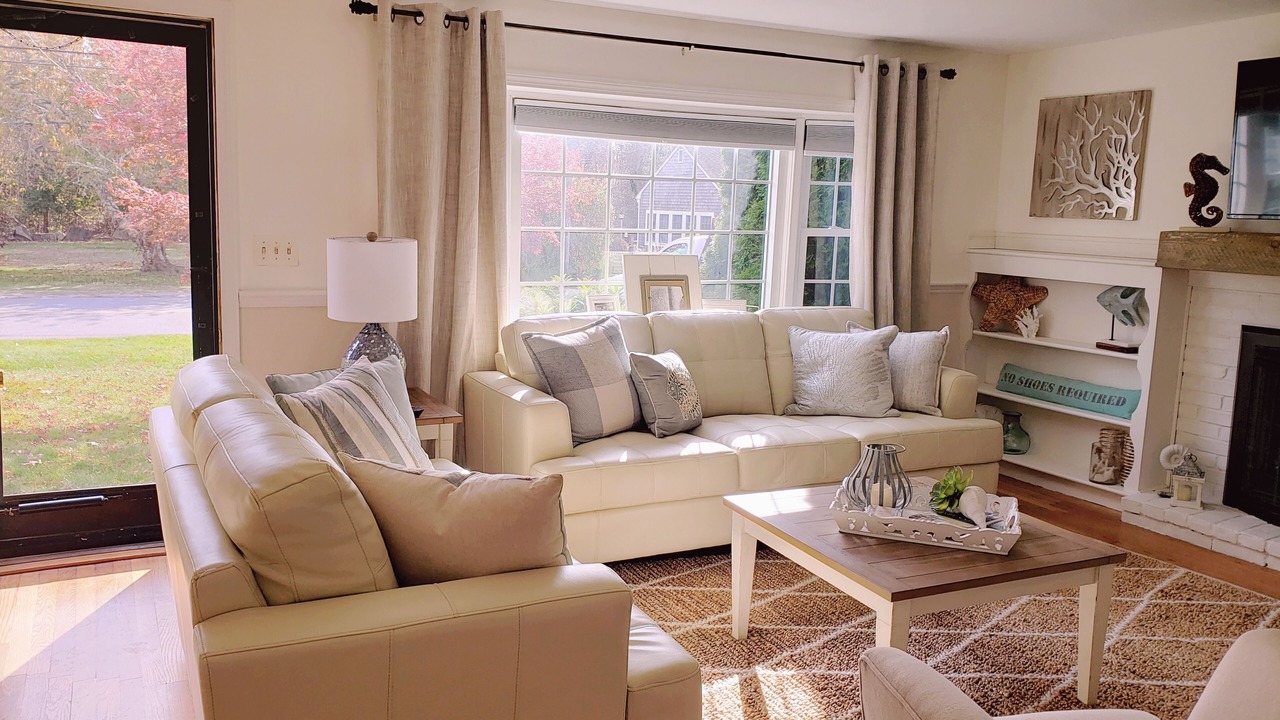 Photo of Livingroom in Dennis