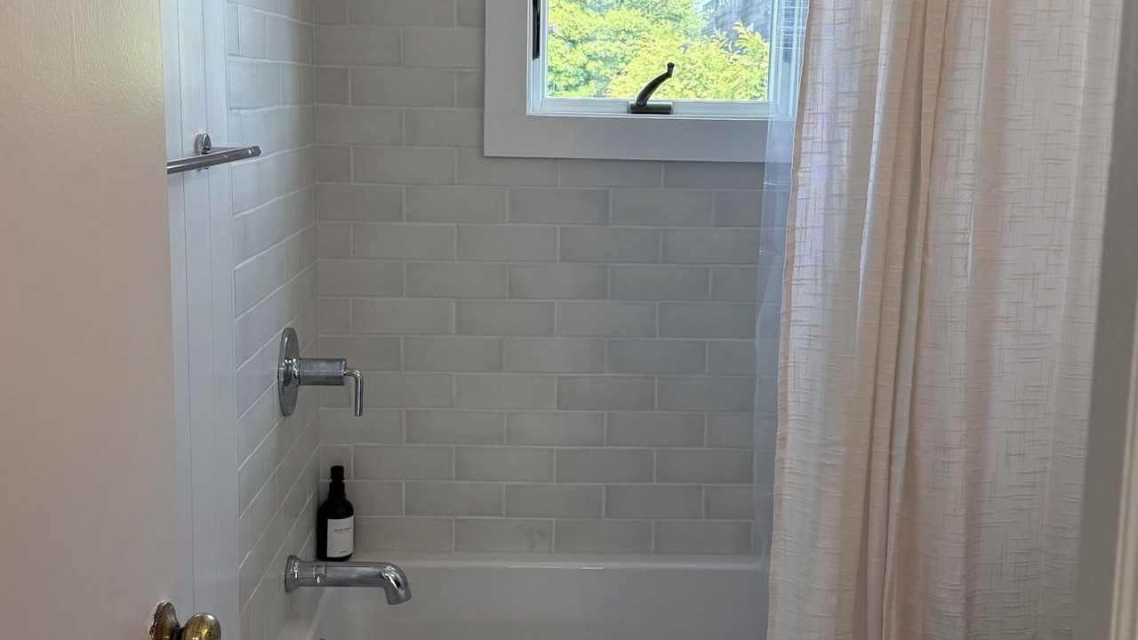 Photo of Bathroom in Ocean Bay Park