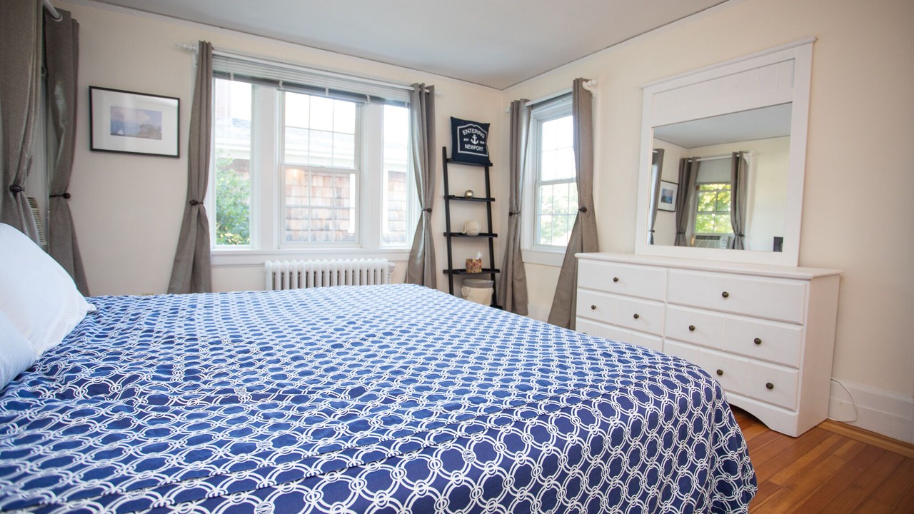 Photo of Bedroom in Top of the Hill