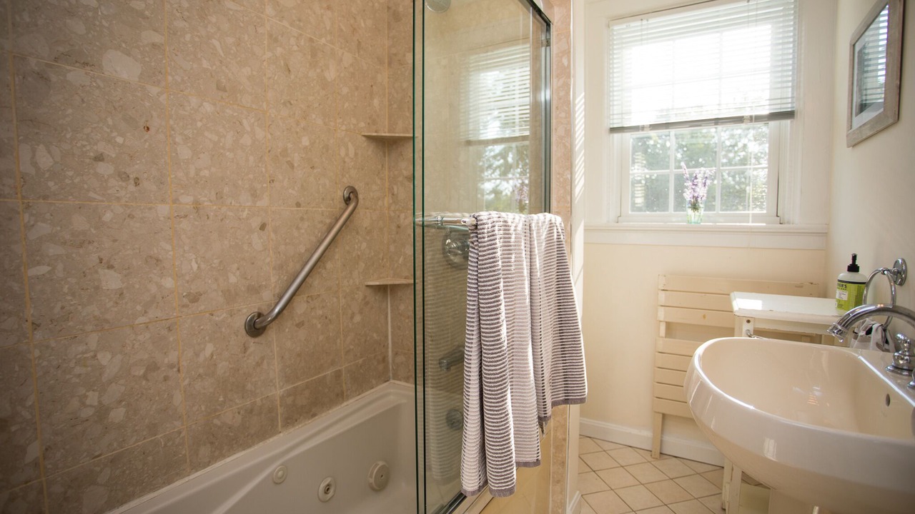 Photo of Bathroom in Top of the Hill