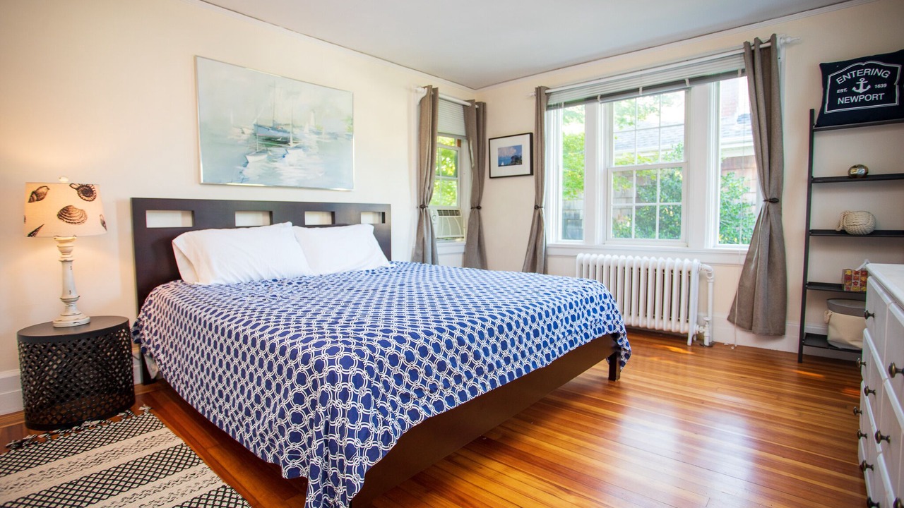 Photo of Bedroom in Top of the Hill