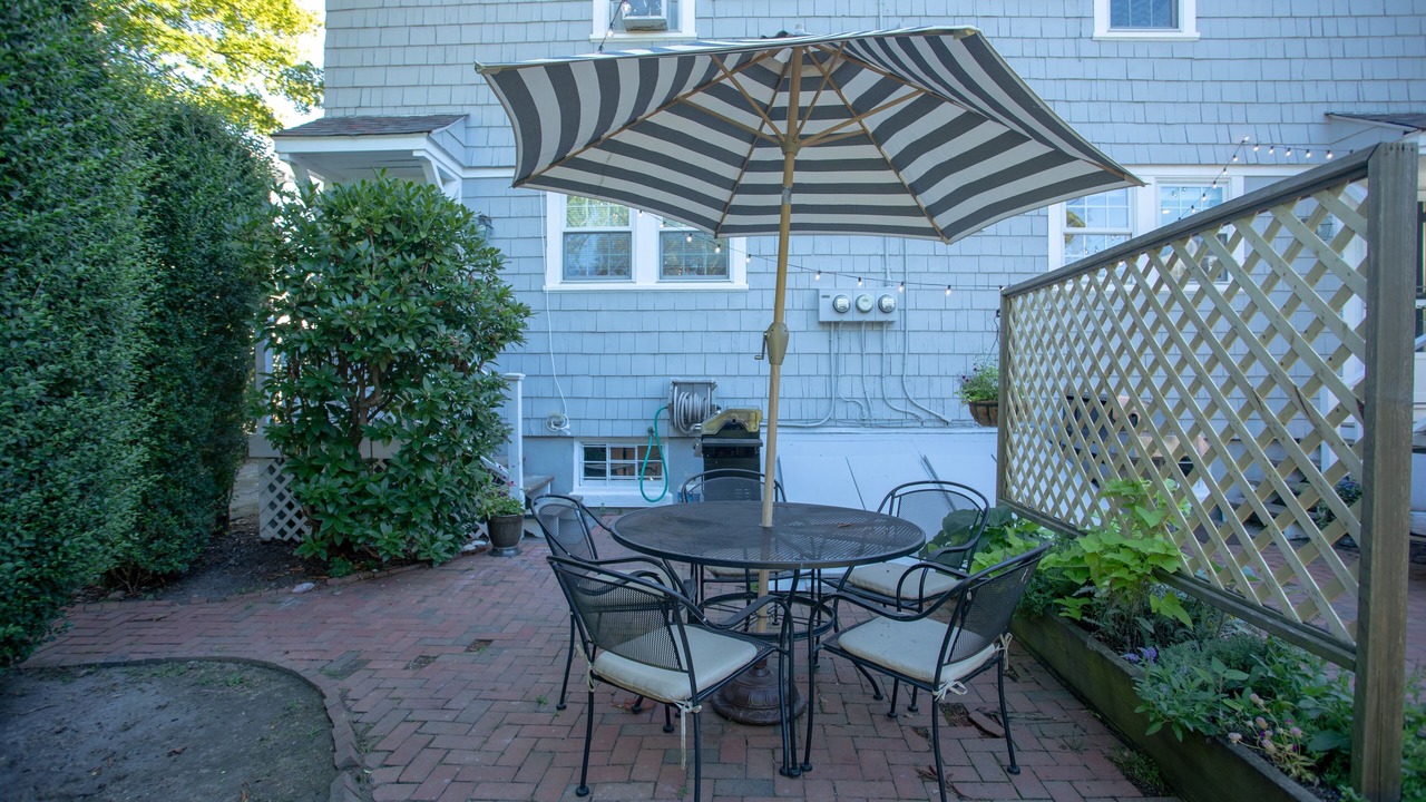 Photo of Outdoor in Top of the Hill