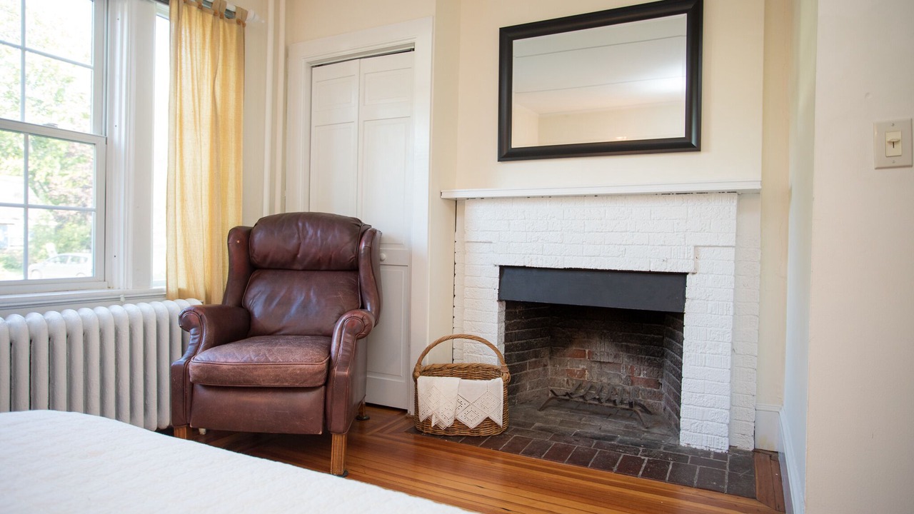 Photo of Bedroom in Top of the Hill