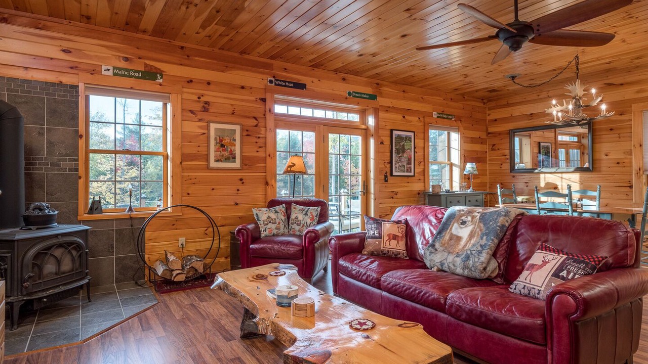 Photo of Livingroom in Bethel