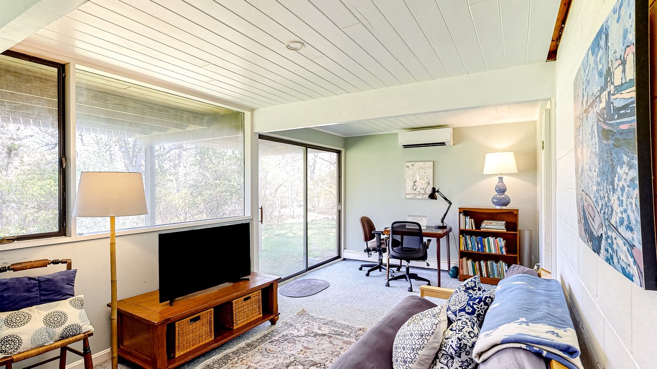 Photo of Livingroom in Chilmark