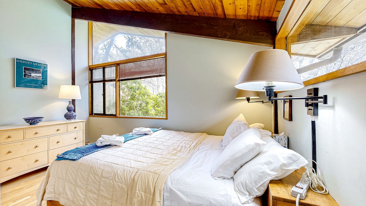 Photo of Bedroom in Chilmark