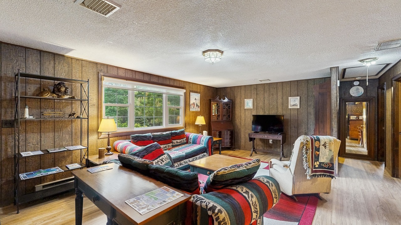 Photo of Livingroom in Oak Bluffs