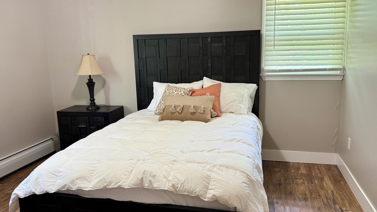 Photo of Bedroom in Middlefield