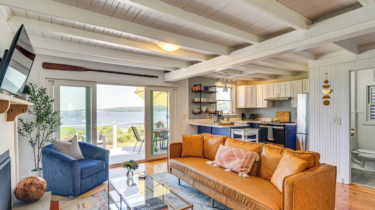 Photo of Livingroom in Portsmouth