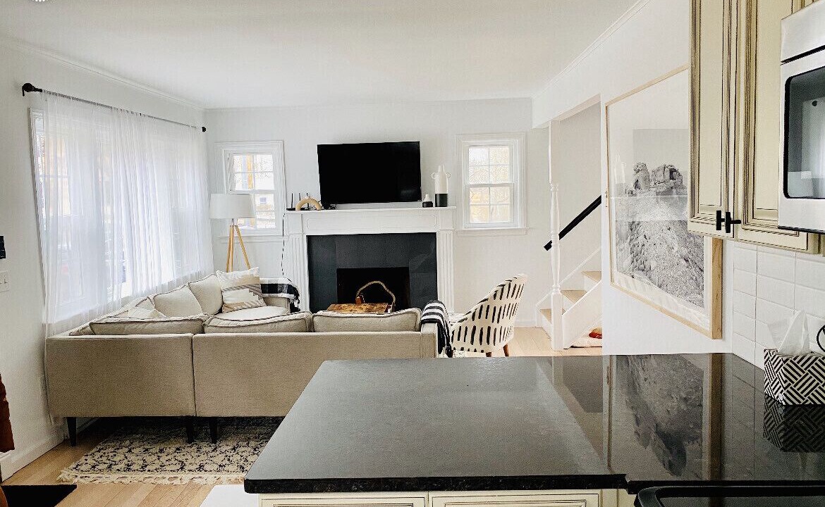 Photo of Livingroom in Greenport West