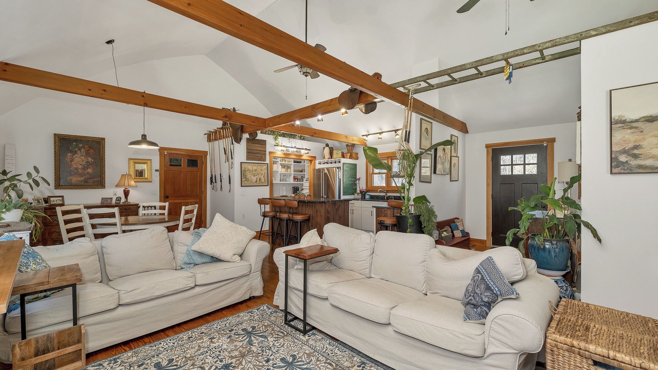 Photo of Livingroom in Center Sandwich