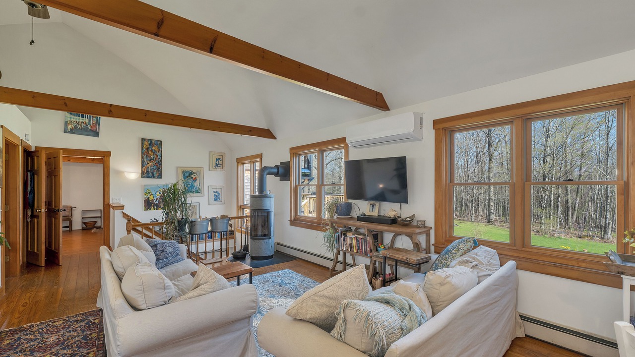 Photo of Livingroom in Center Sandwich