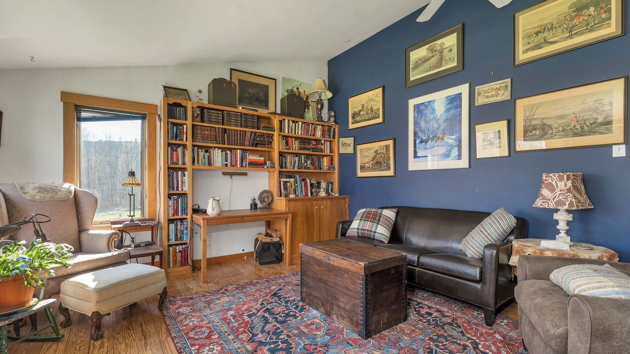Photo of Livingroom in Center Sandwich
