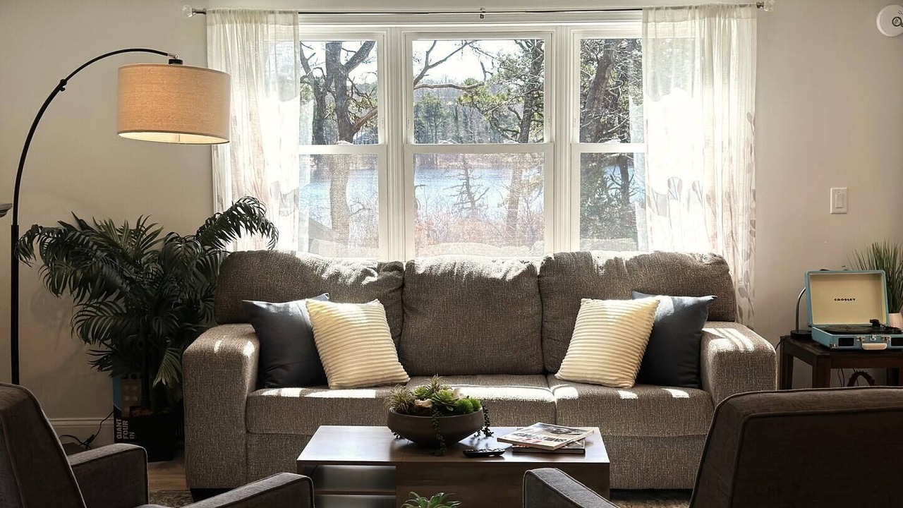 Photo of Livingroom in Eastham