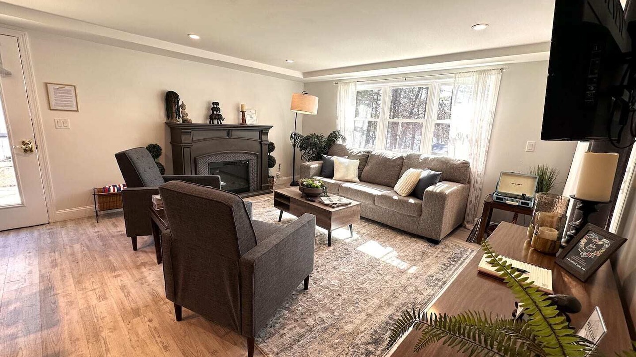 Photo of Livingroom in Eastham