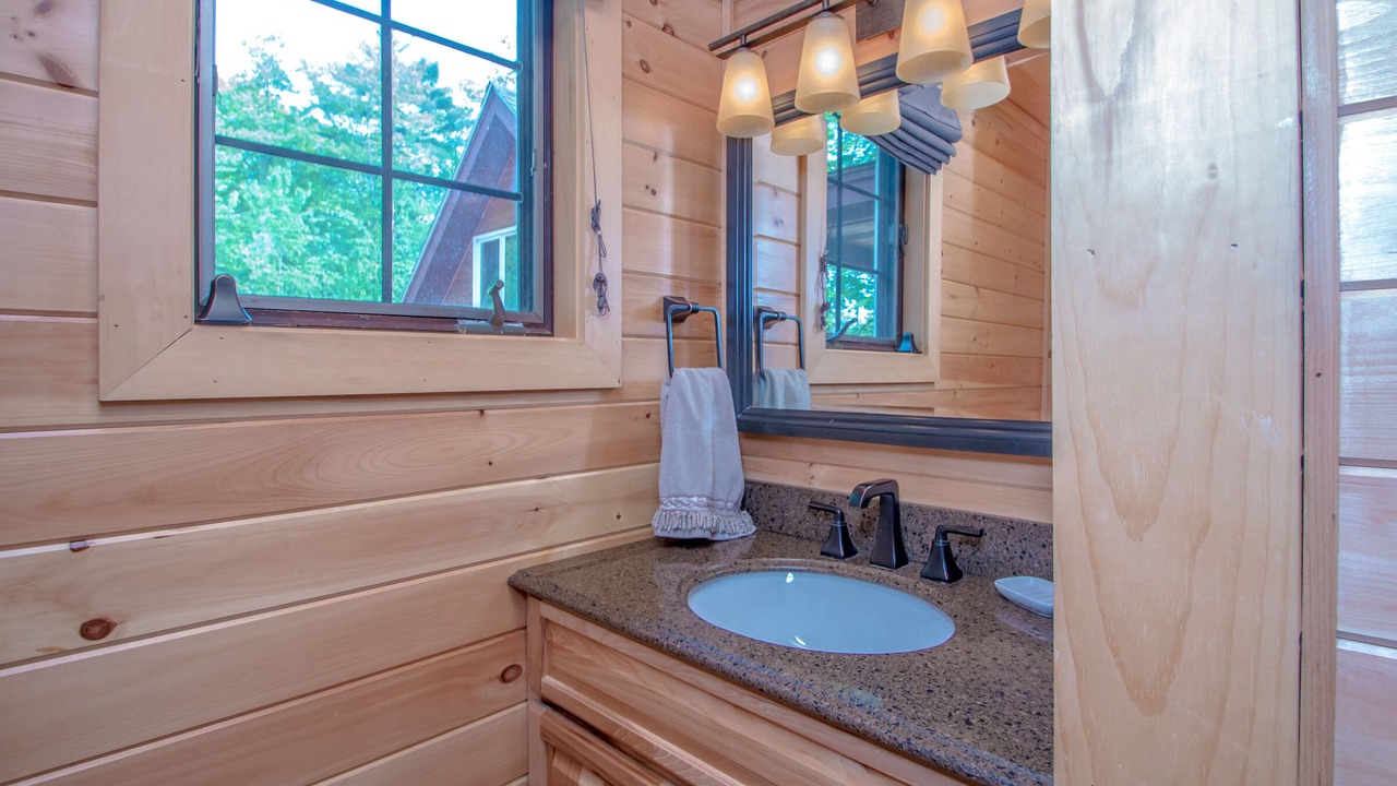 Photo of Bathroom in The Bluffs