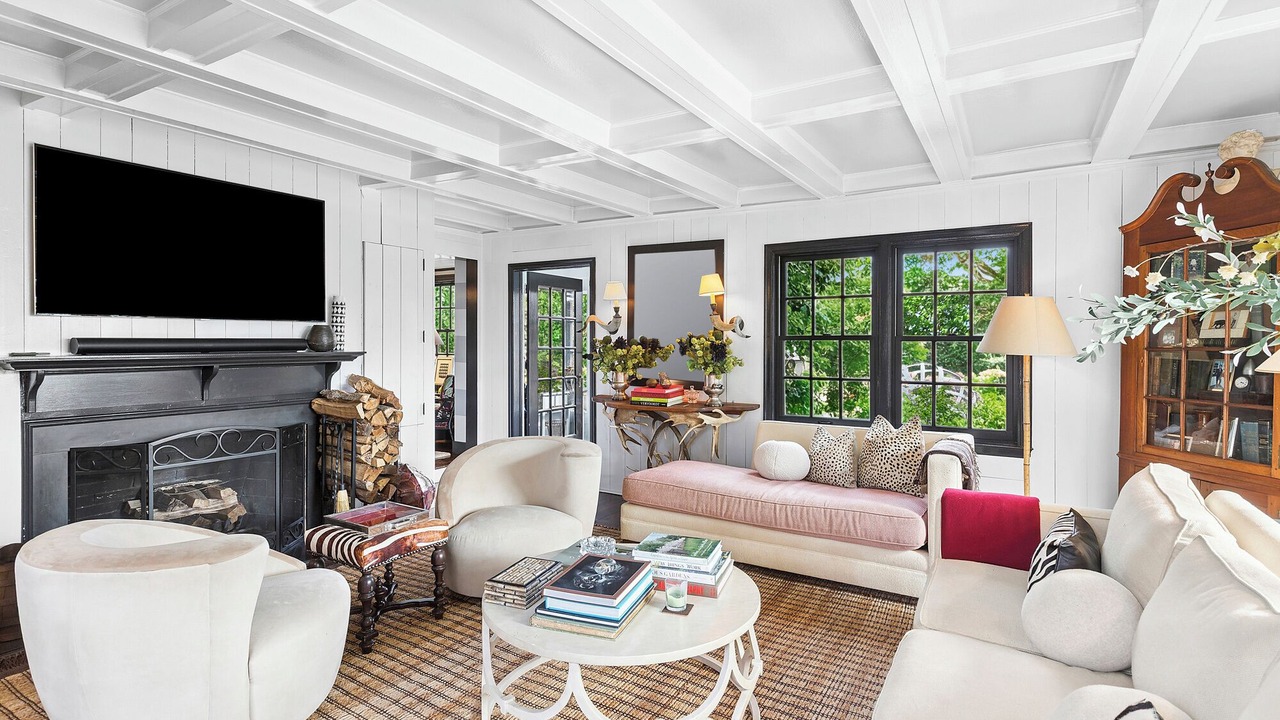 Photo of Livingroom in Water Mill