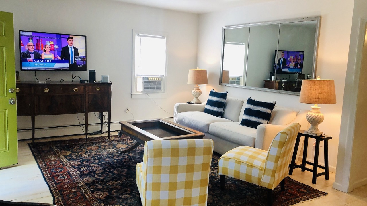 Photo of Livingroom in The Point