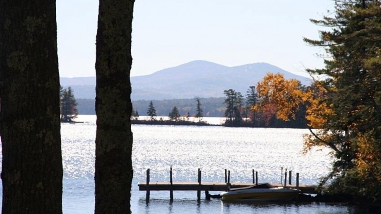 Photo of Bedroom in Moultonborough