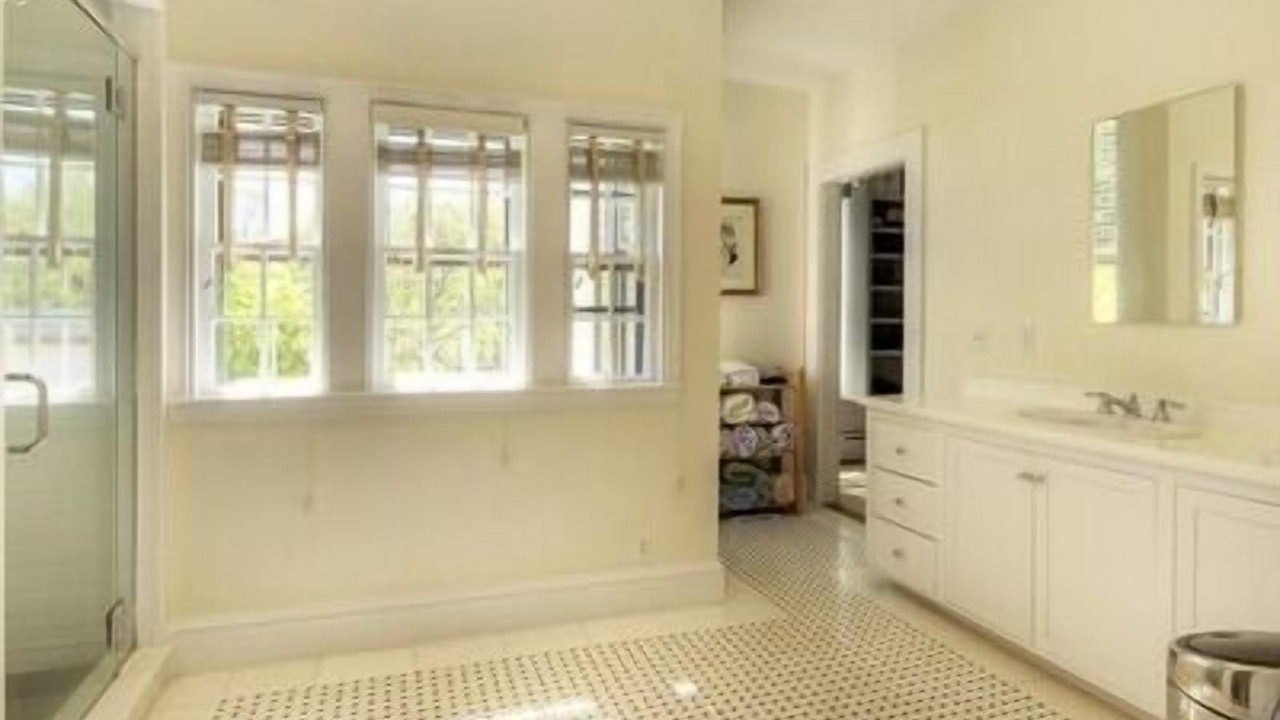 Photo of Bathroom in Top of the Hill