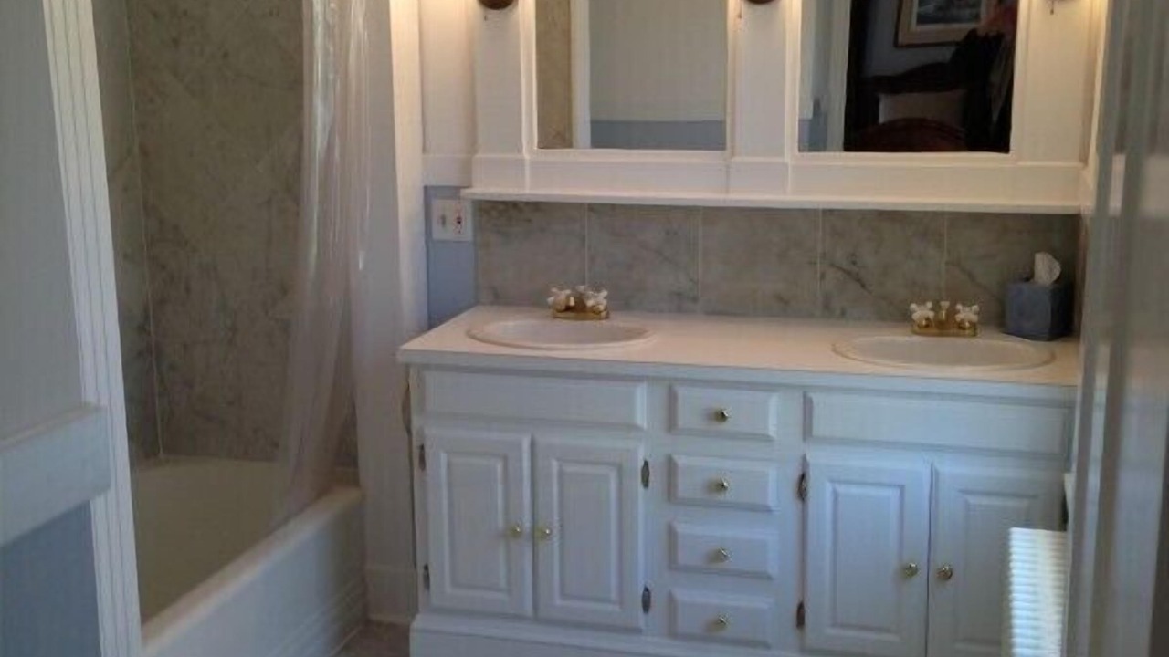 Photo of Bathroom in Top of the Hill