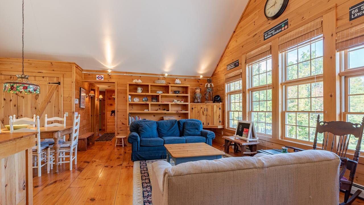 Photo of Livingroom in Manchester Center