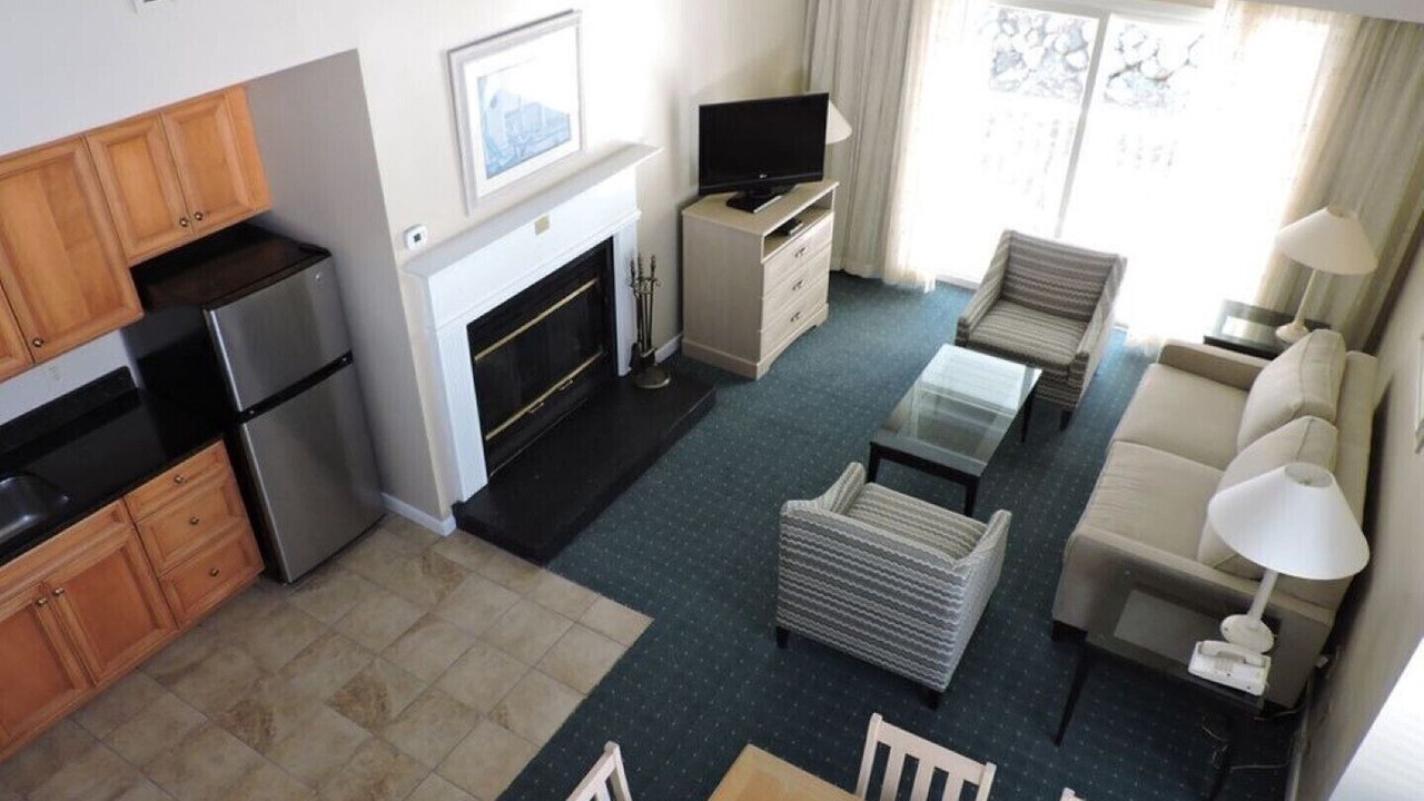 Photo of Livingroom in Westbrook Center