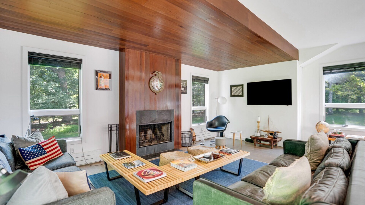 Photo of Livingroom in Springs