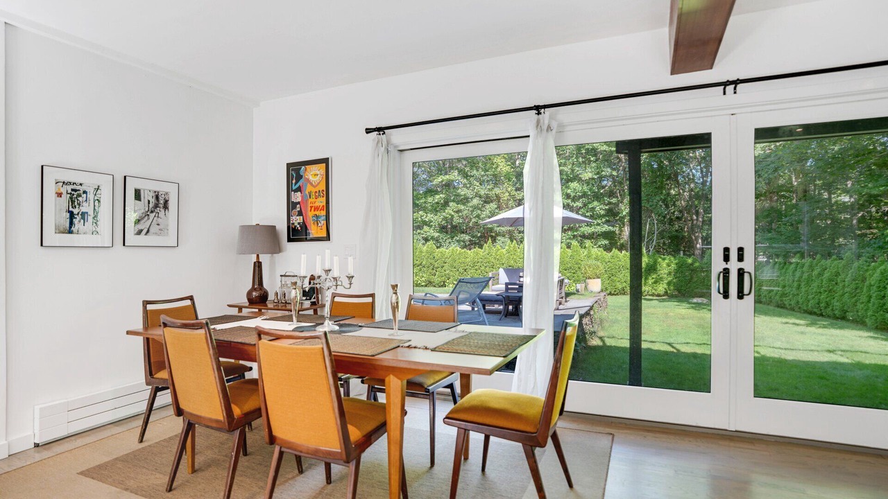 Photo of Livingroom in Springs