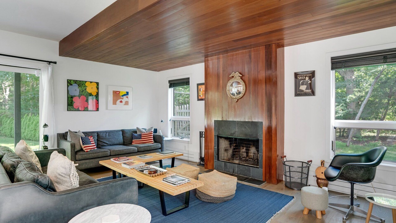 Photo of Livingroom in Springs