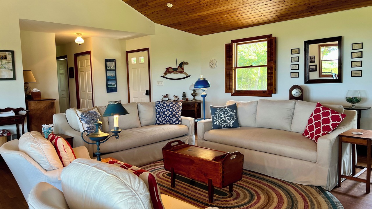Photo of Livingroom in West Tisbury