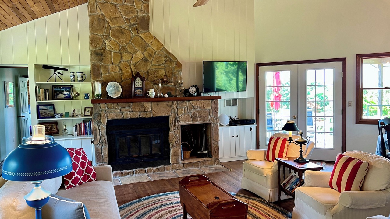 Photo of Livingroom in West Tisbury