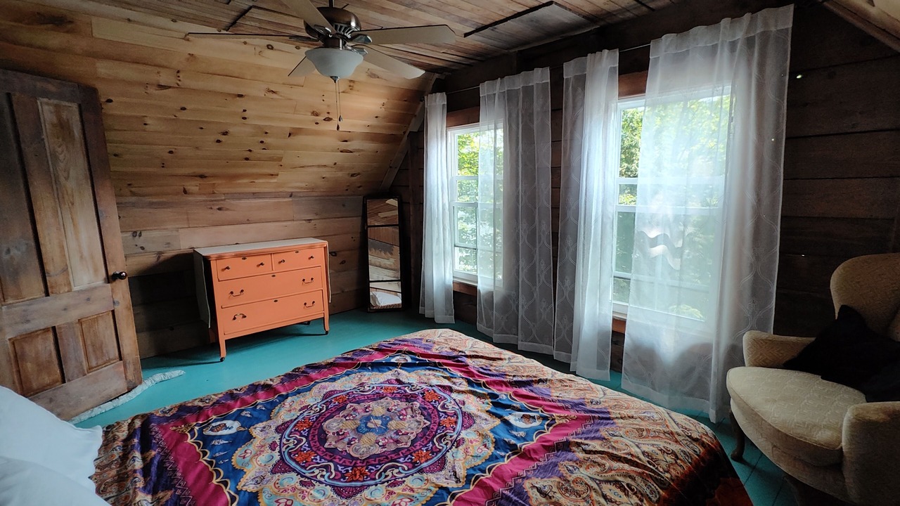 Photo of Bedroom in Sunapee