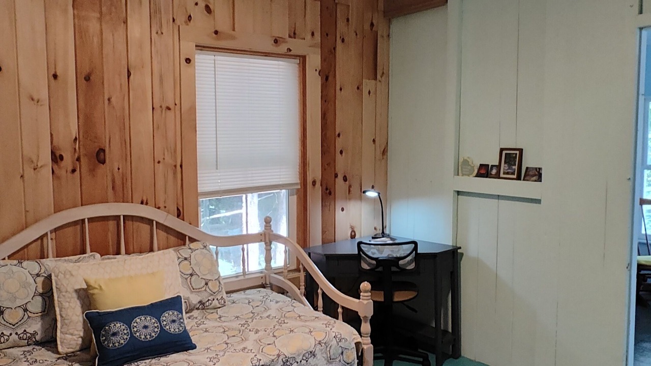 Photo of Bedroom in Sunapee