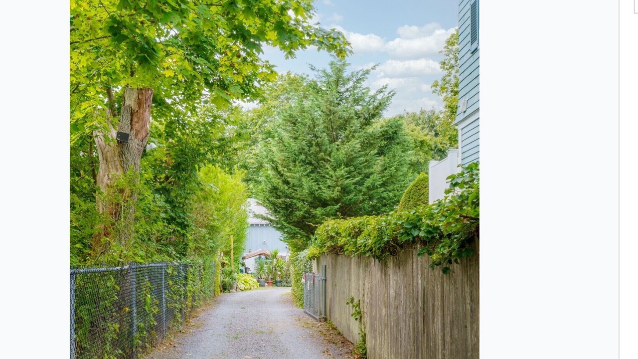 Photo of Outdoor in Bellevue Avenue Historic District