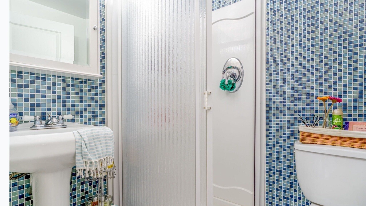 Photo of Bathroom in Bellevue Avenue Historic District