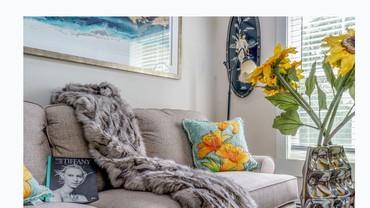 Photo of Livingroom in Bellevue Avenue Historic District