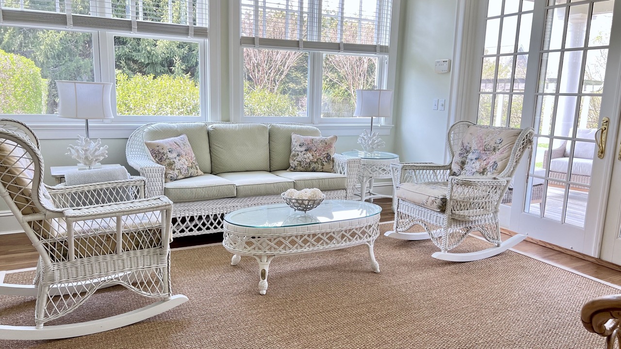 Photo of Livingroom in Village of Southampton