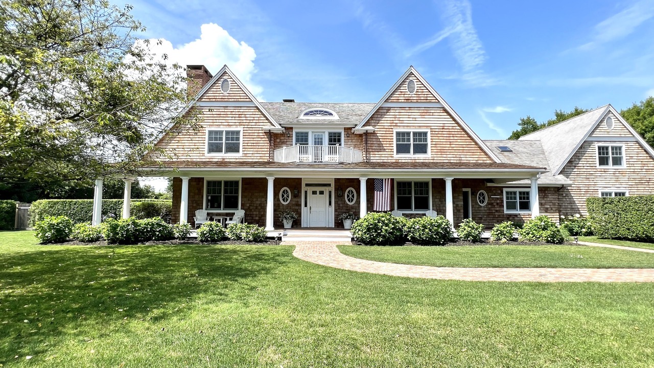 Photo of Outdoor in Village of Southampton