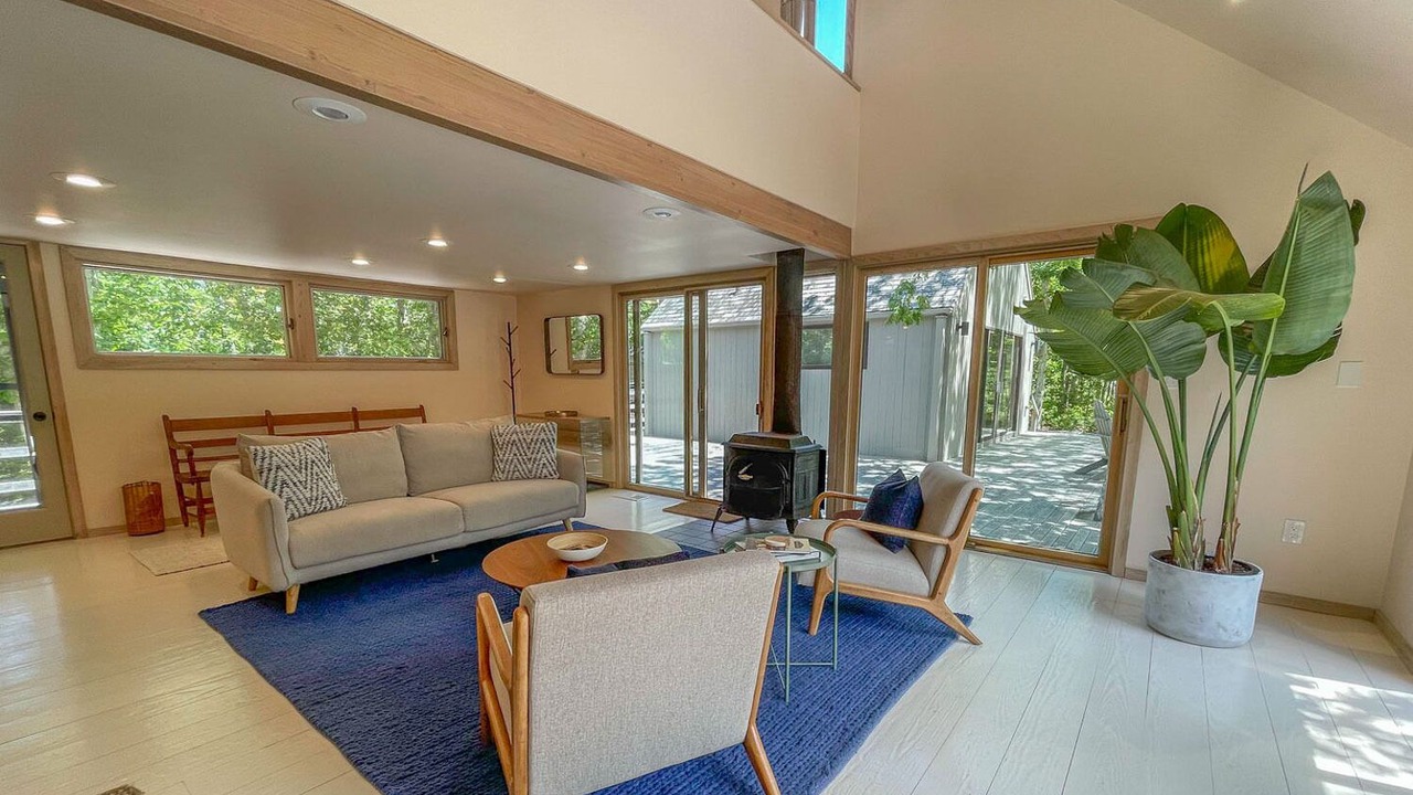 Photo of Livingroom in Edgartown