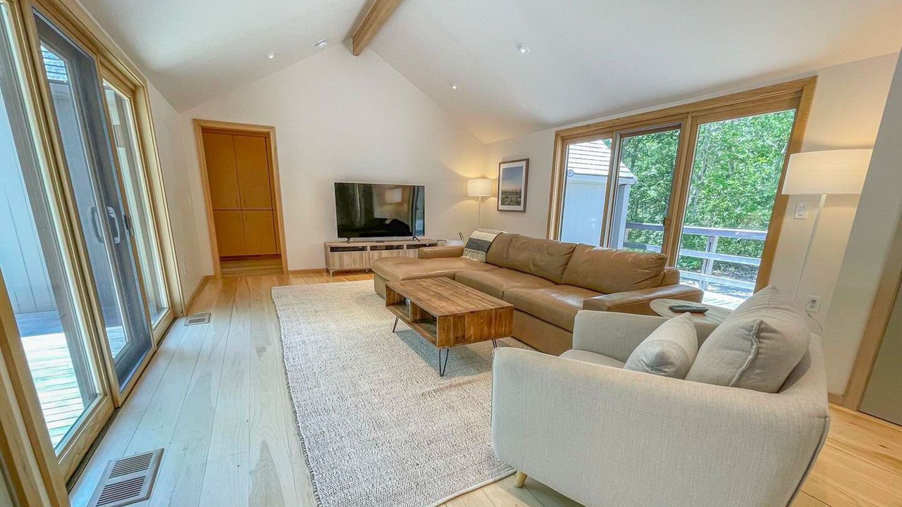 Photo of Livingroom in Edgartown