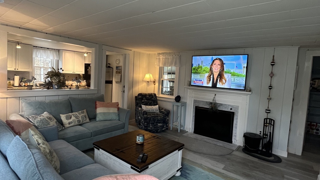Photo of Livingroom in West Yarmouth