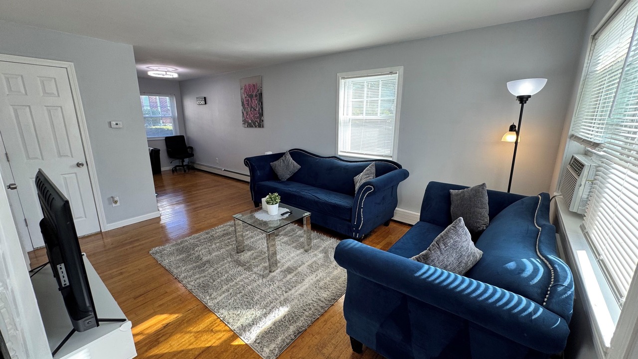 Photo of Livingroom in East Shore