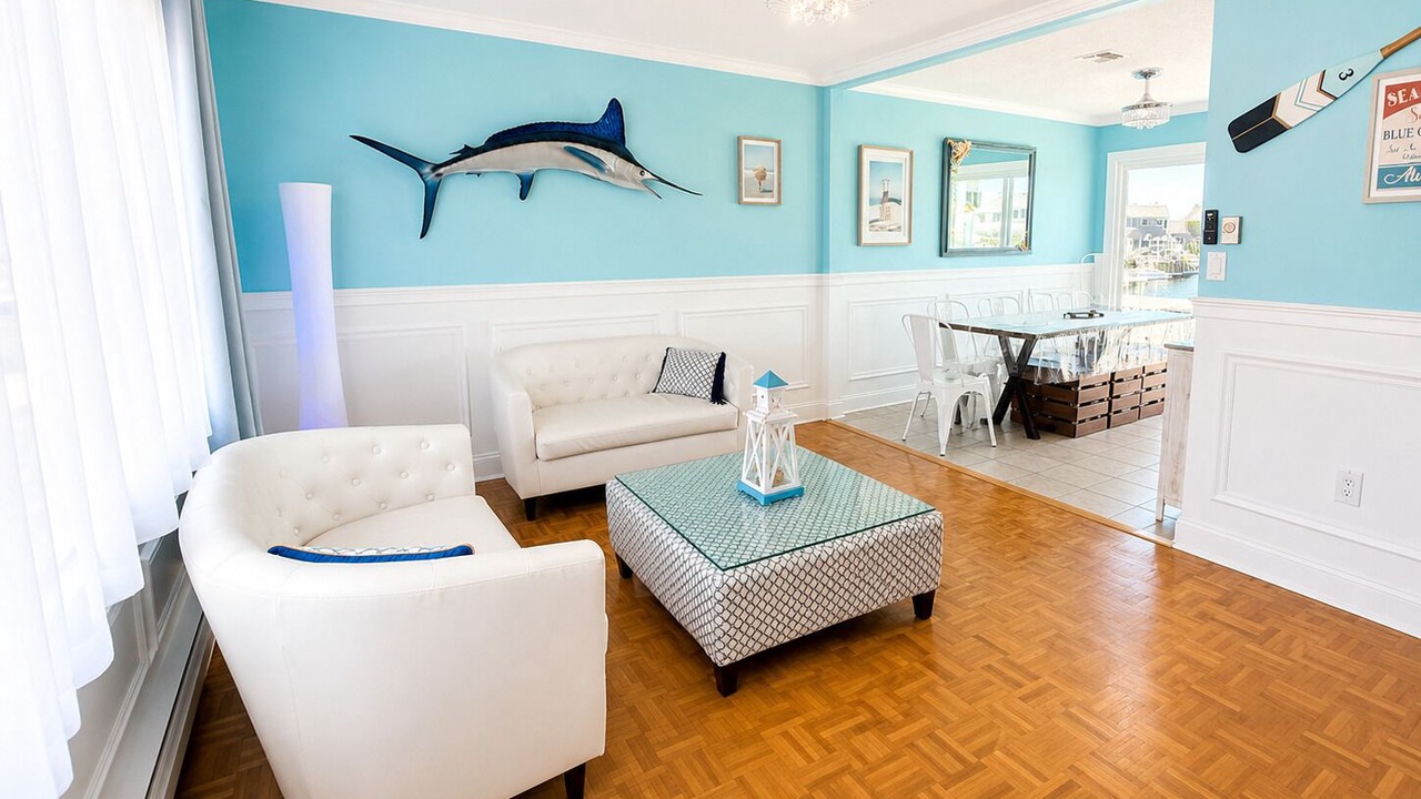 Photo of Livingroom in Osborn Island
