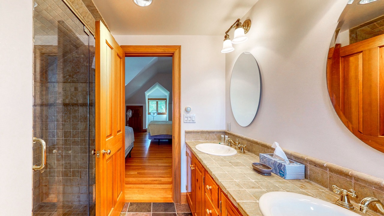 Photo of Bathroom in Isle of Springs