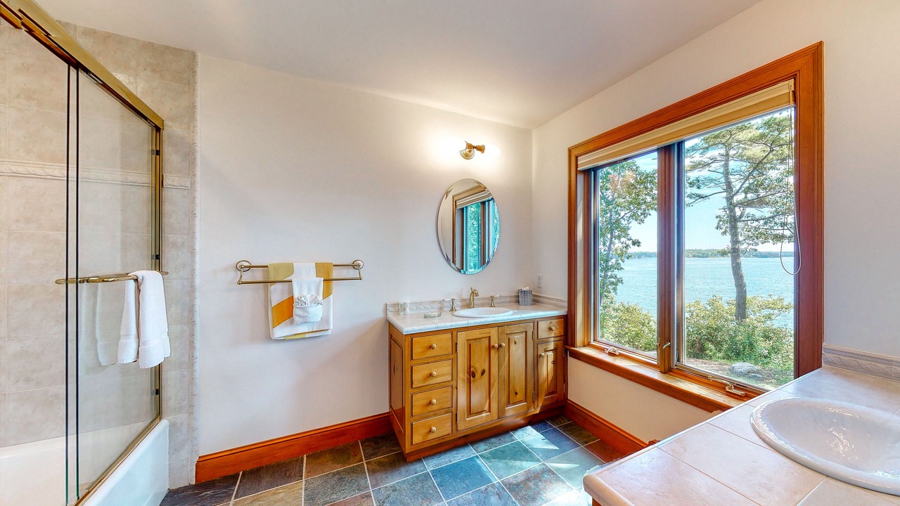 Photo of Bathroom in Isle of Springs