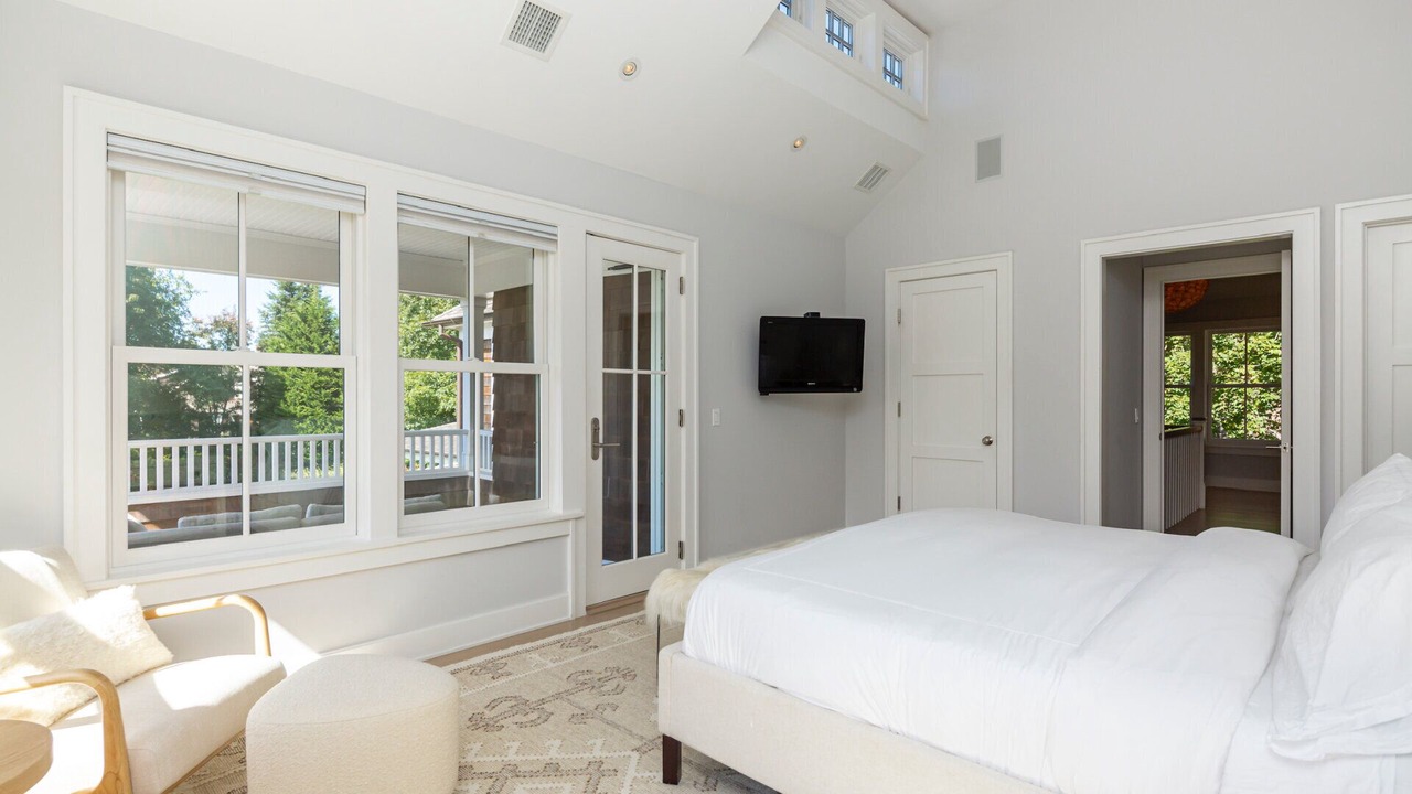 Photo of Bedroom in East Hampton North