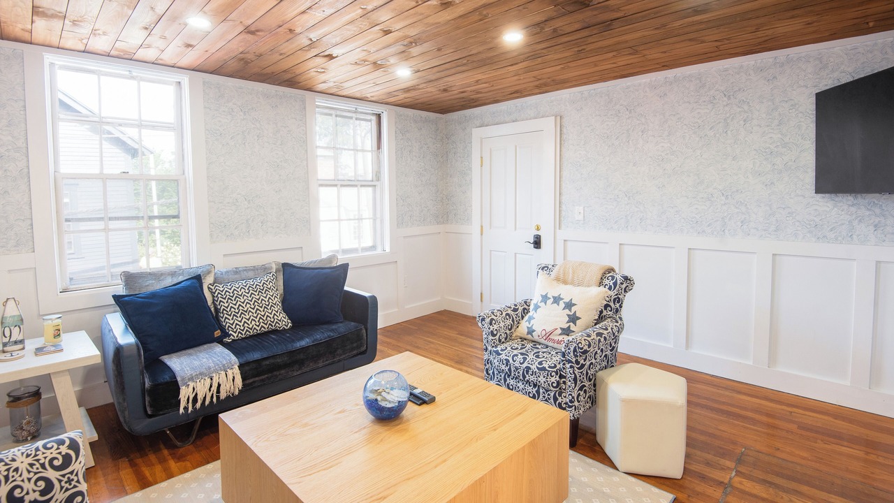 Photo of Livingroom in Historic Hill