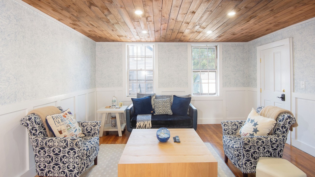 Photo of Livingroom in Historic Hill